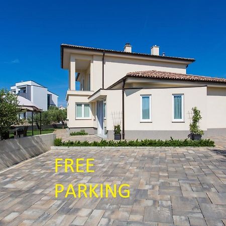 Studio Apartment Lucija Krk Town Exterior foto