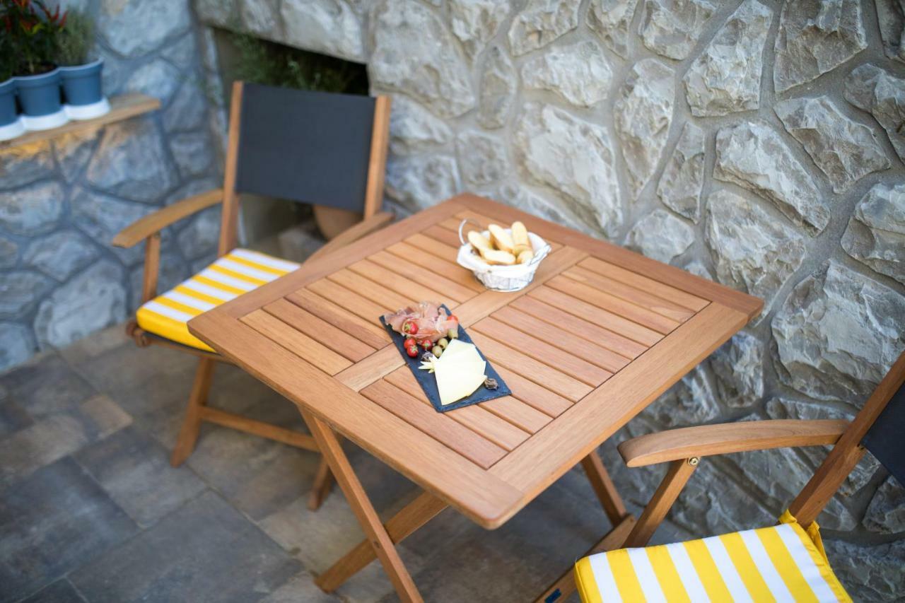 Studio Apartment Lucija Krk Town Exterior foto